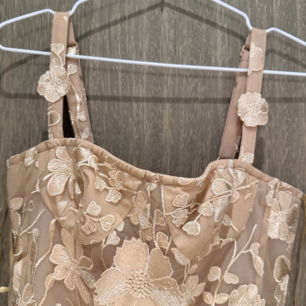 bronx and banco Strapless Beige Floral Lace Evening Dress - Picture 4 of 15